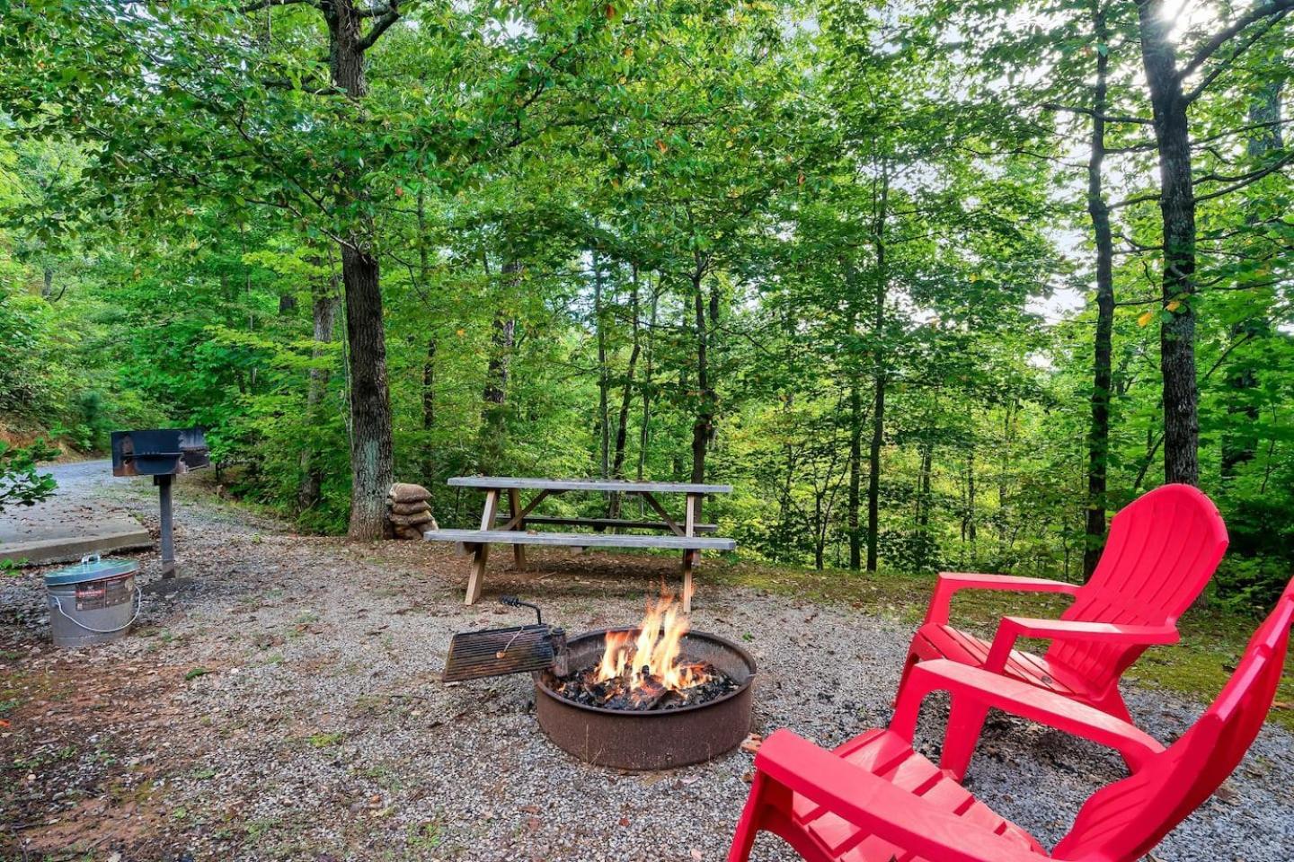 Romantic Mtn Cabin Hot Tub & Jacuzzi Views Sevierville Bagian luar foto