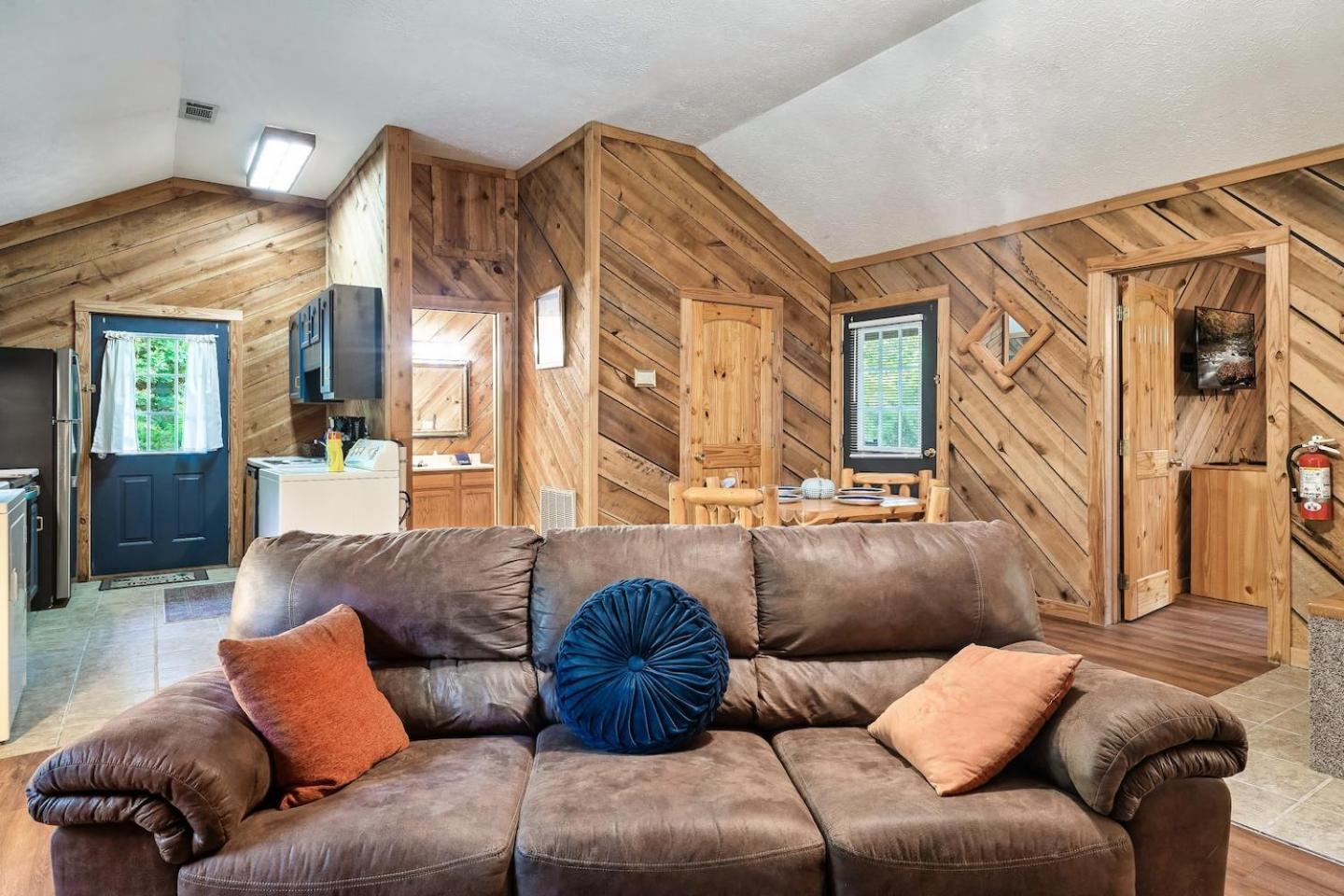 Romantic Mtn Cabin Hot Tub & Jacuzzi Views Sevierville Bagian luar foto