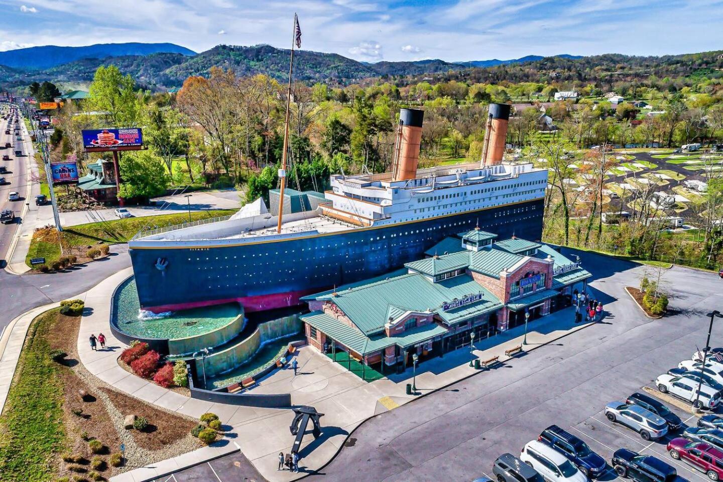 Romantic Mtn Cabin Hot Tub & Jacuzzi Views Sevierville Bagian luar foto